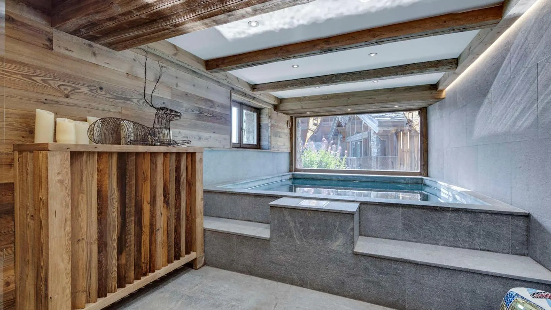 Chalet Skis Aux Pieds Avec Piscine Et Sauna A Val-D'Isere - Fr-1-567-126
