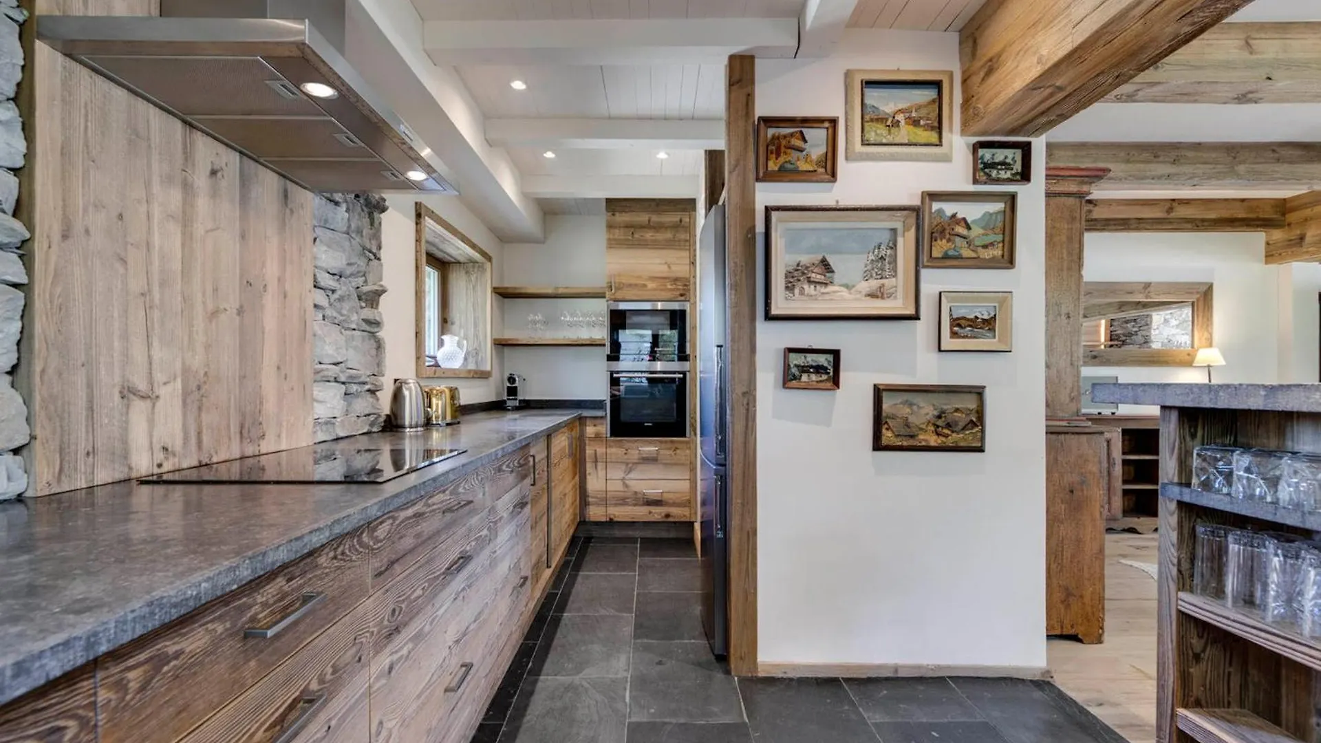 Chalet Skis Aux Pieds Avec Piscine Et Sauna A Val-D'Isere - Fr-1-567-126