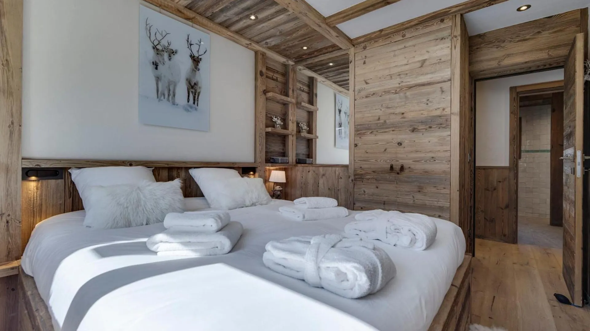 Chalet Skis Aux Pieds Avec Piscine Et Sauna A Val-D'Isere - Fr-1-567-126 0*,  France