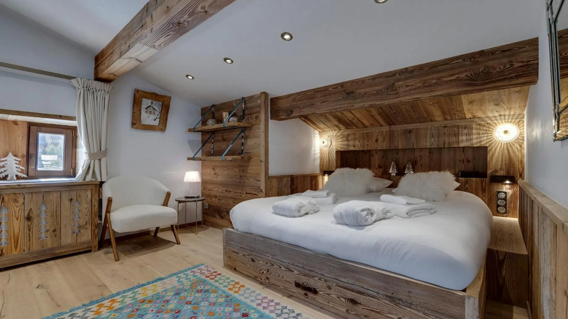 Chalet Skis Aux Pieds Avec Piscine Et Sauna A Val-D'Isere - Fr-1-567-126